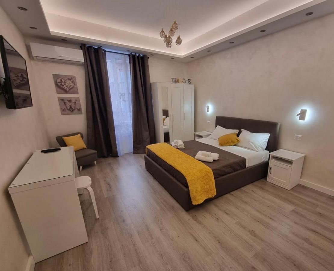 Apartment Close To The Coloseum, 2 Minutes Walk From Metro A Bagian luar foto