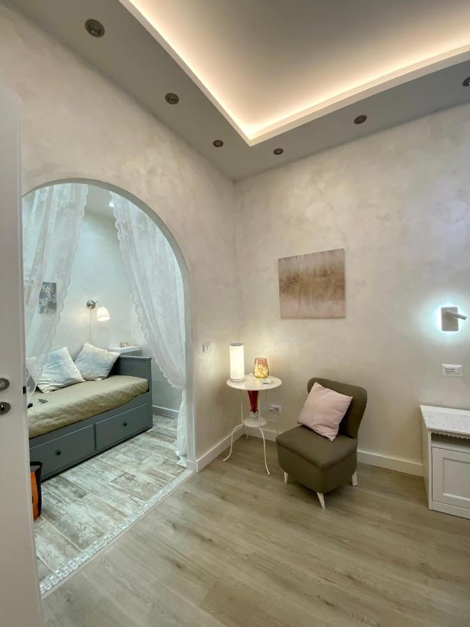 Apartment Close To The Coloseum, 2 Minutes Walk From Metro A Bagian luar foto