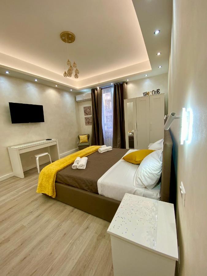 Apartment Close To The Coloseum, 2 Minutes Walk From Metro A Bagian luar foto