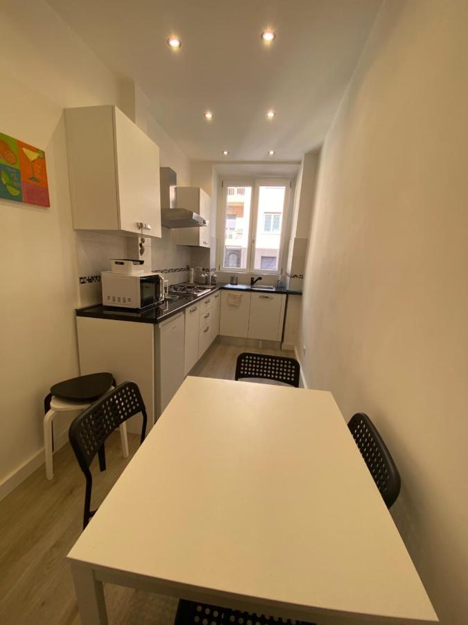 Apartment Close To The Coloseum, 2 Minutes Walk From Metro A Bagian luar foto