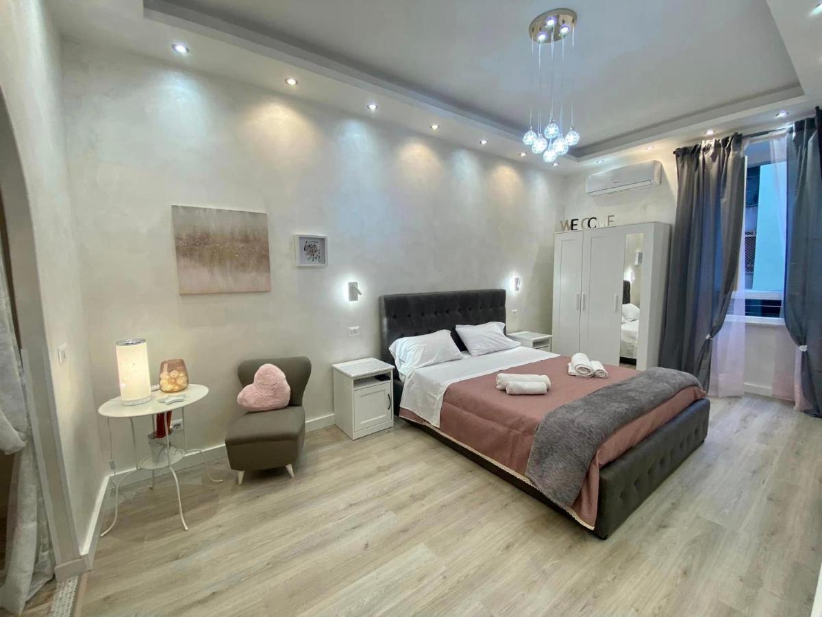 Apartment Close To The Coloseum, 2 Minutes Walk From Metro A Bagian luar foto