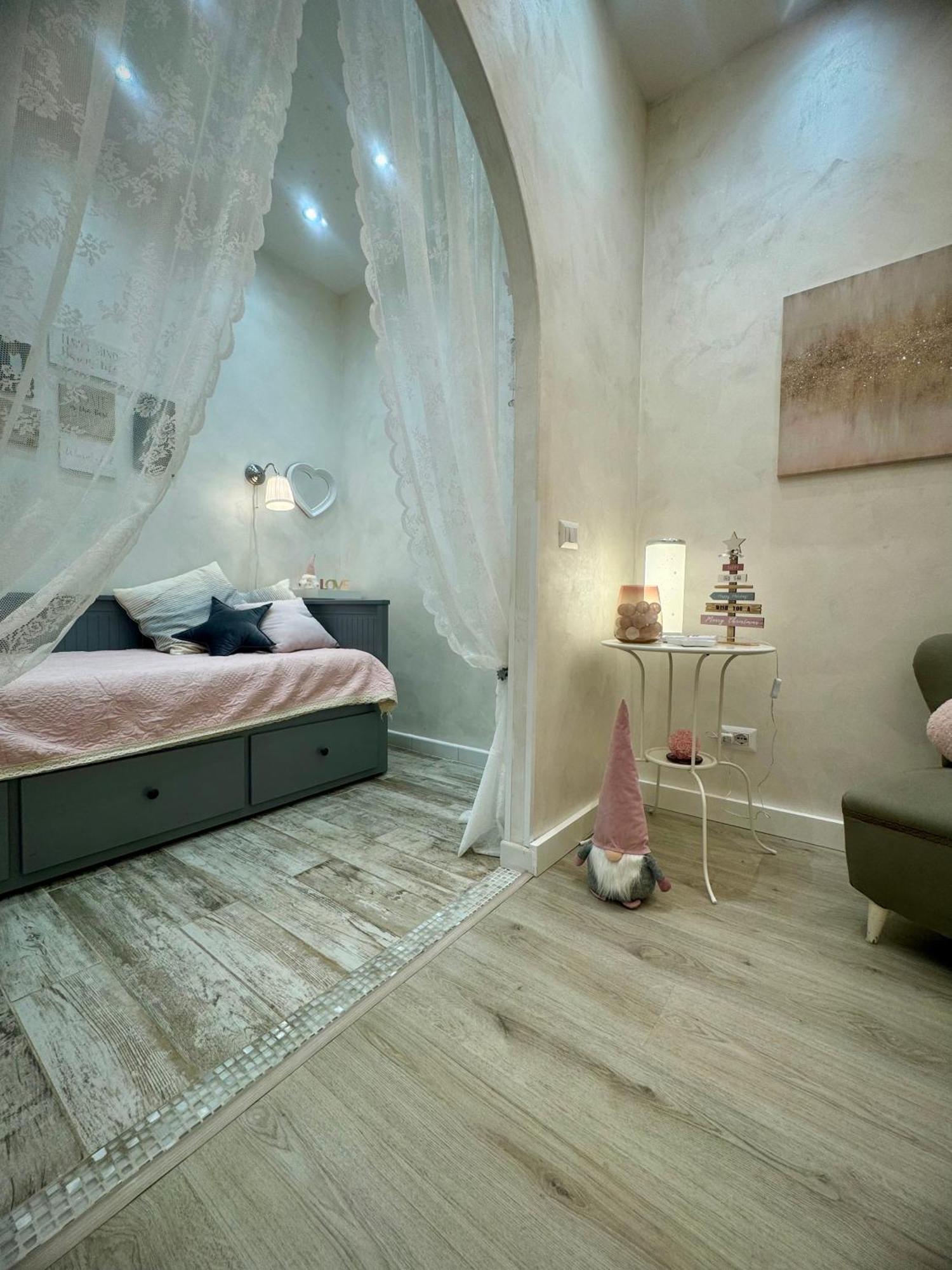 Apartment Close To The Coloseum, 2 Minutes Walk From Metro A Bagian luar foto