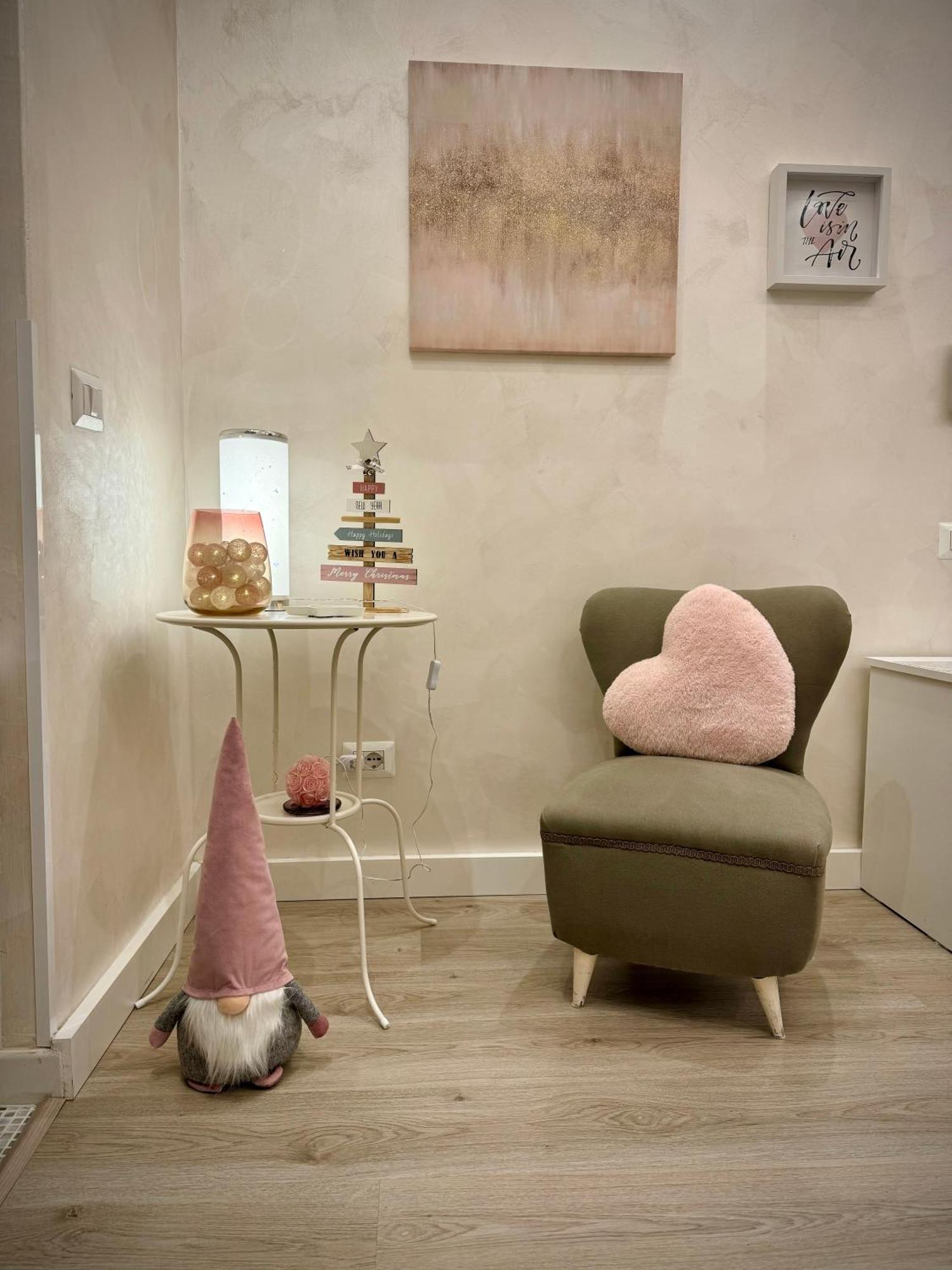 Apartment Close To The Coloseum, 2 Minutes Walk From Metro A Bagian luar foto